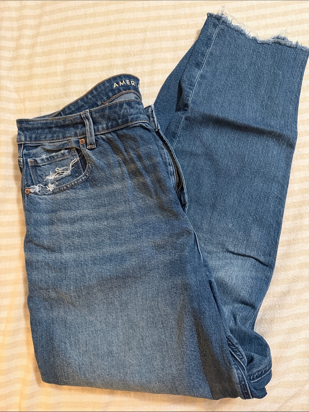 American Eagle Medium Wash Mom Jean